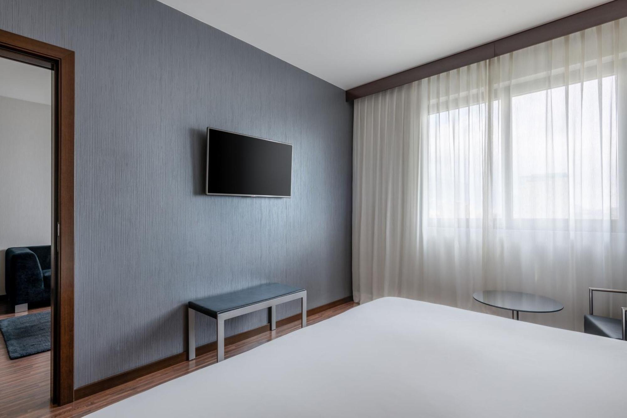 AC Hotel Brescia Esterno foto