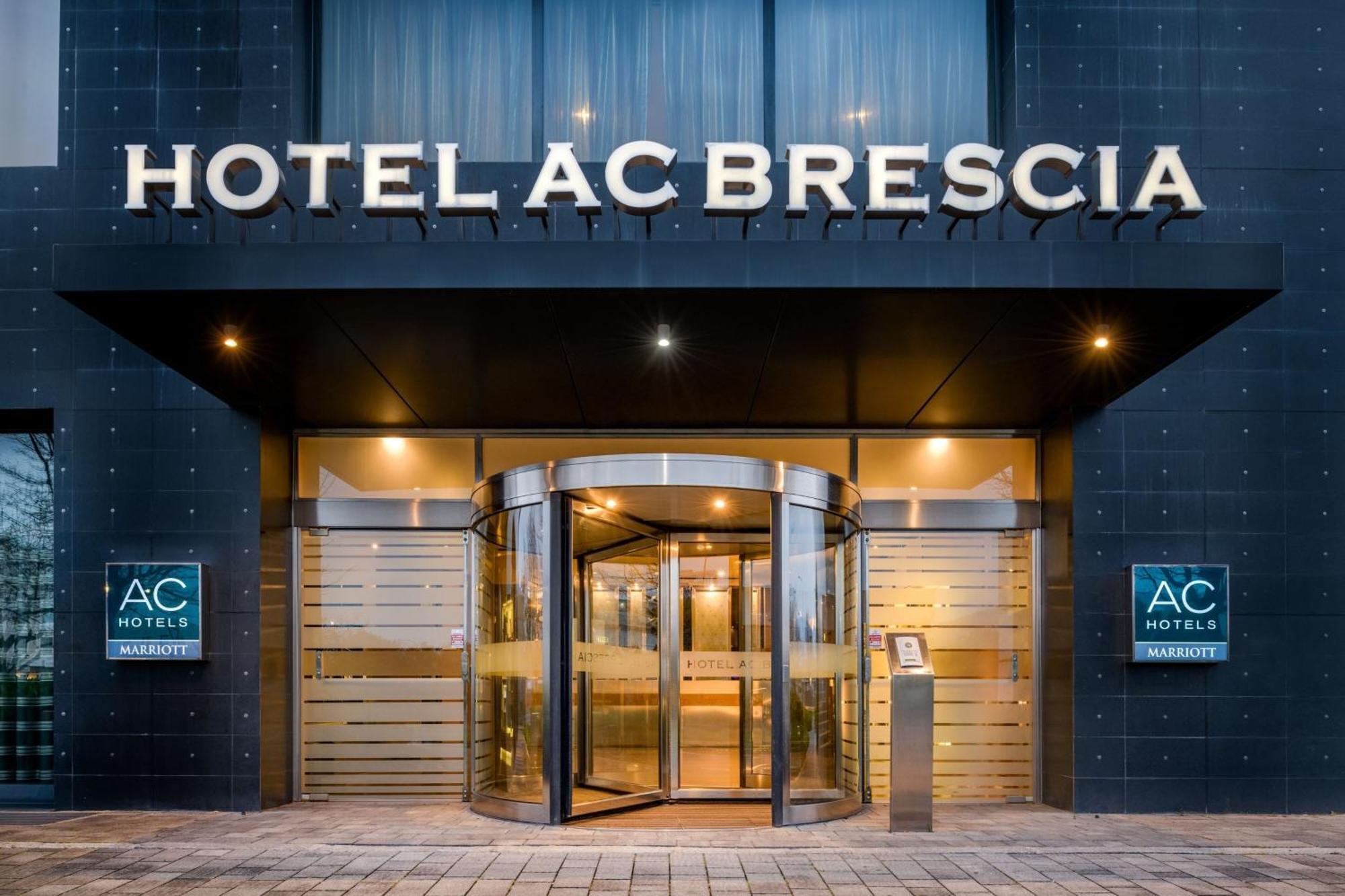 AC Hotel Brescia Esterno foto
